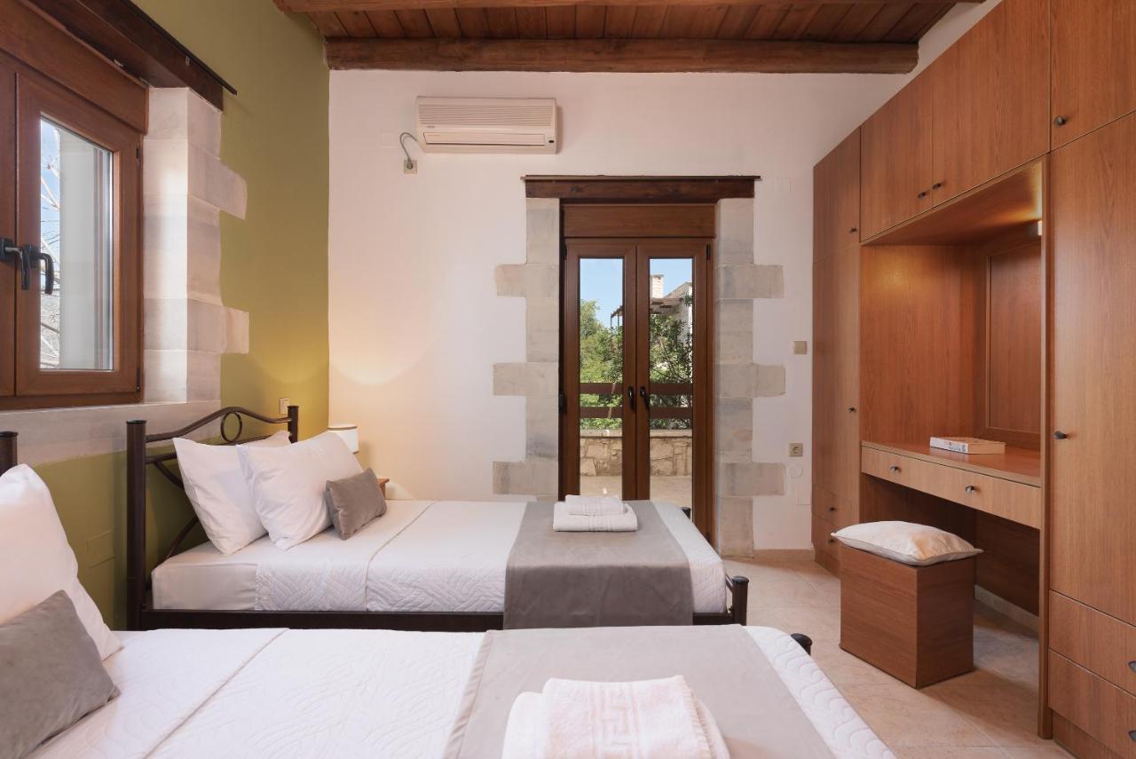 Koules Estate, With Private Pools & Bbq - Embracing Nature, By Thinkvilla Argouli Exterior foto